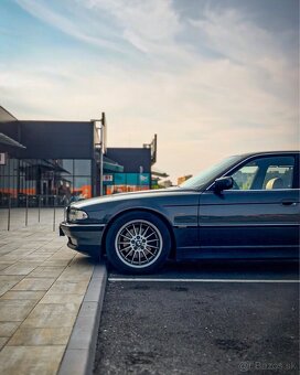 BMW 740iL E38 - 7
