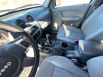 Jeep liberty - 7