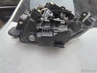 BMW E81 E82 E87 E88 PRAVE SVETLO XENON D1S EU 7170292 - 7