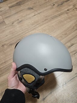 Lyžiarska prilba - 7