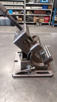 Zverak pod vrtacku - 7