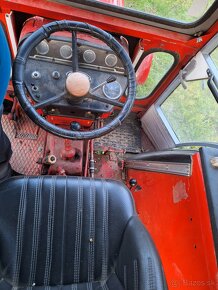 Predam traktor INTERNATIONAL 444 - 7