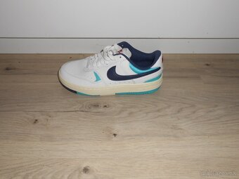 Predam nove damske original tenisky znacky NIKE GAMMA FORCE - 7