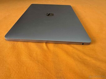 MacBook Pro 13" 2019 2 thunderbolt porty i5 8GB RAM 128GB - 7