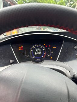 Predám rádio Displej Budíky Spinacka Kufor Sklo HONDA CIVIC - 7