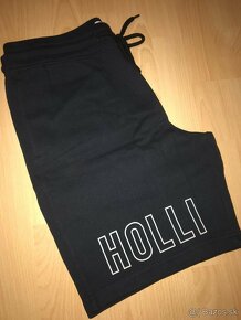 KRAŤASY HOLLISTER čierne veľ. S - M - 7