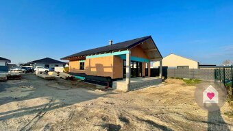 Krásny 4 izbový RD bungalov 114,25 m2 na pozemku 494 a 533 m - 7
