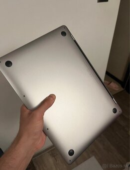 MacBook Pro 2016 – 13” Retina, 256GB SSD, 8GB RAM, Intel i5 - 7