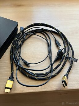 PlayStation 4 Slim - 7