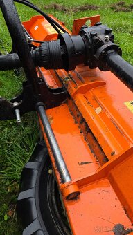 Mulčovač Mega Metal UM 220 - 7