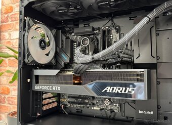 Ryzen 9 9950X3D\96GB\RTX 4070Ti\SSD\1000W Zdroj - 7