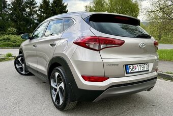 Hyundai Tucson 2.0 CRDI 4WD PREMIUM - 7