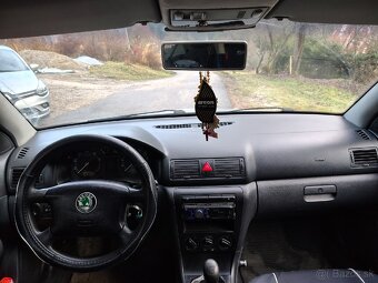 Škoda Octavia 1,6 benzín - 7