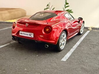 1:18 2013 ALFA Romeo 4C - AUTOart - 7