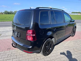 Volkswagen Touran 1.9 TDI DSG - 7