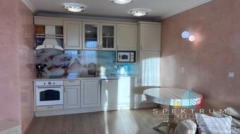 SPEKTRUM REALITY- NA PREDAJ- Luxusný 3-izbový apartmán v Re - 7