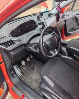 Peugeot 208, 2015 1.2 benzín,manuál - 7