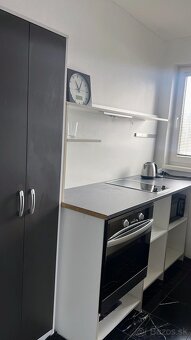 Prenájom 3 izbového bytu v RD s vlastnou vstupnou bránou - 7