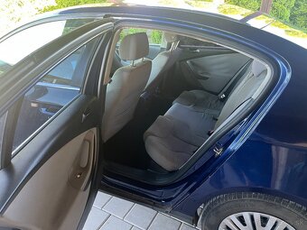 Volkswagen Passat 2.0 TDI Comfortline - 7