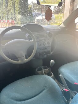 Predám Toyota yaris 1.0 50kw vvti r.v 2000 STK EK 2027 - 7