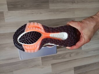 Adidas ULTRABOOST 22 GTX W damska bezecka obuv veľkosť 37,5 - 7