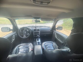 Jeep Cherokee 3.7 V6 - 7