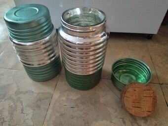 Predám demizon 15l;sejker bez vrchu (3 eur),banský a dózy (4 - 7
