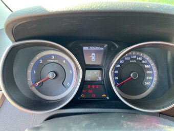 Hyundai i30- 2015- 4500€ - 7