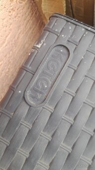 Stará truhlica 25eur, plastový box Keter 15eur - 7