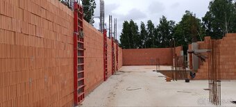 Partia murárov zháňa zákazky na rok 2026 - 7