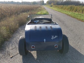 1932 Ford Roadster Hot Rod - 7