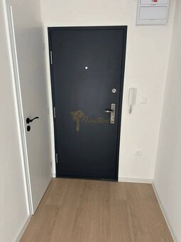 zrekonštruovaný 2-izb. byt, Komárnická, Ružinov, 3.p./9, bal - 7