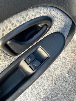 Renault Clio - 7