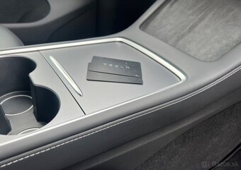 Tesla Model Y Long Range AWD 4x4 / V záruke - 7