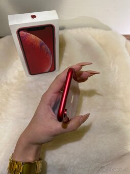 iPhone XR 64GB Red - 7