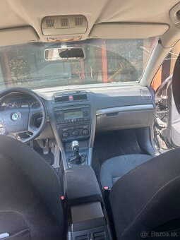 Škoda Octavia 2 Combi - rezervované - 7