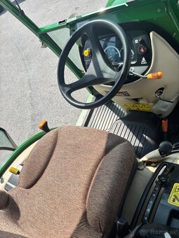 John Deere 2032R - 7