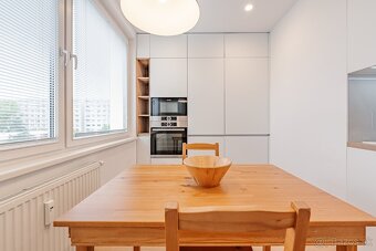 KRÁSNY ZREKONŠTRUOVANÝ 4i BYT - NEZÁBUDKOVA ul. - PIVNICA - 7