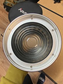 APUTURE Fresnel 2X Nový - 7
