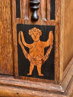 Holandská renesančná skriňa ("Beeldenkast") zo 17. storoči - 7