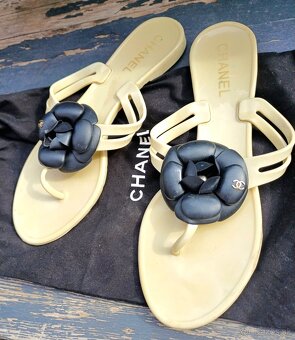 Predám Chanel originál flats camelia sandále šľapky 39 - 7