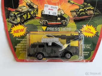 modely Majorette SONIC FLASHERS - Porsche 928 Military truck - 7