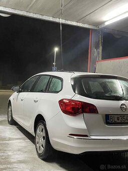 Predám Opel Astra J 1.6 81 kw r.v 2015 - 7