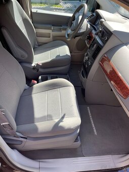 Pohřební speciál Chrysrel Grand Voyager - 7