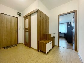 Priestranný 2-izbový byt s pivnicou – Bratislava, Ružinov - 7