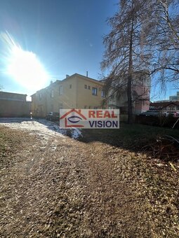 Predaj obchodno administratívna budova Poprad, Námestie Svät - 7