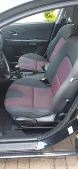 Mazda 3 benzin 1.6 ,77kw ročník 2004. - 7
