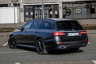 Mercedes-Benz E trieda Kombi 300 de 4MATIC - 7