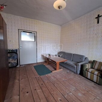 NA PREDAJ RODINNÝ DOM V TICHEJ ULICI, DOMANIŽA, 411 M2 - 7