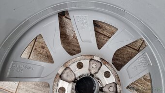 Predám originál ŠKODA ROTARE elektrony/ 5x112 r17 et48 J7 - 7